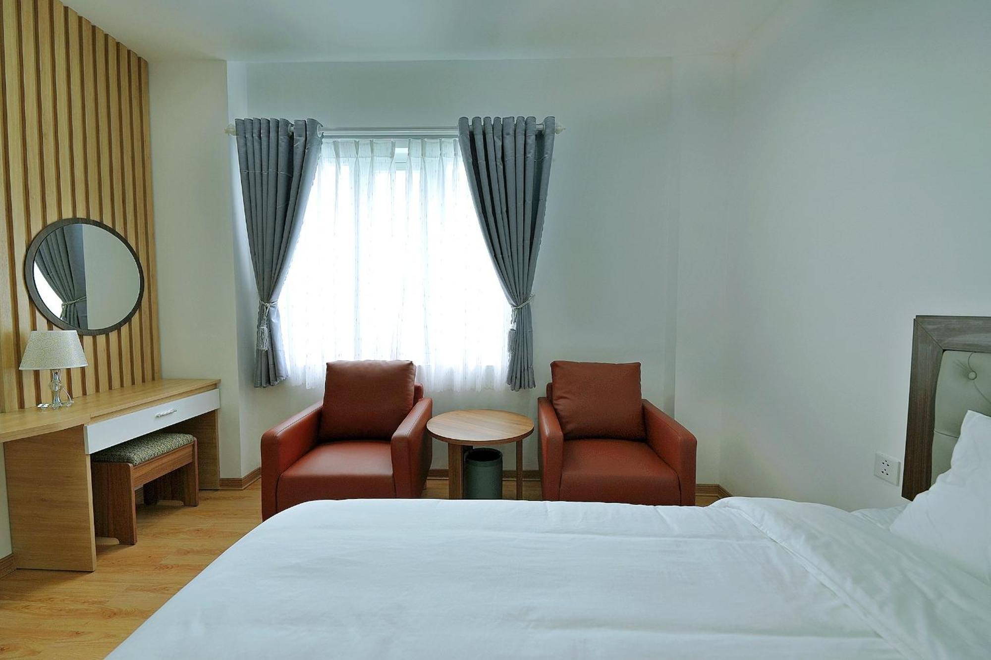 Khach San Xa Nu Hotel Kon Tum Buitenkant foto